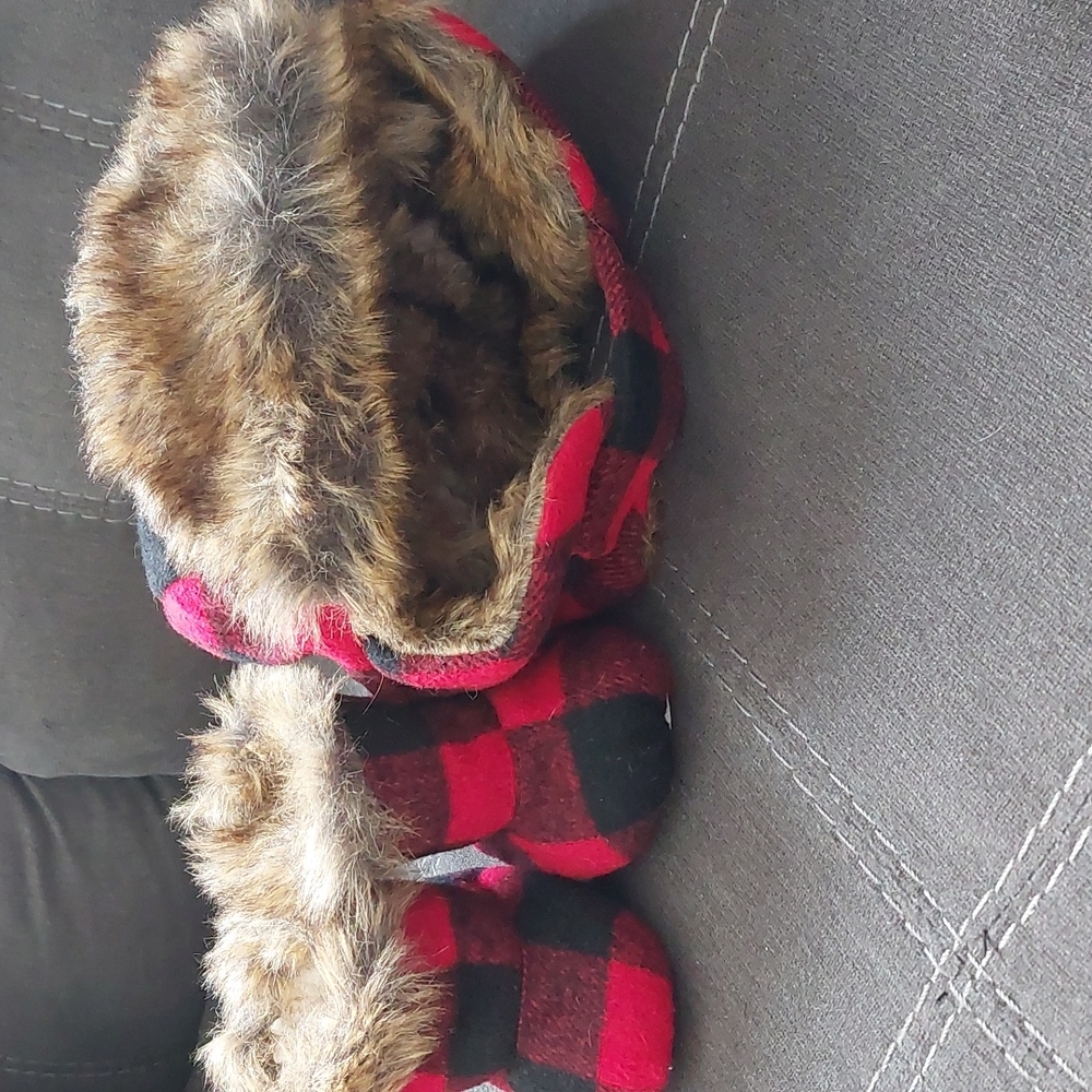 Indigo Baby Red Paid Trapper Hat & Booties-